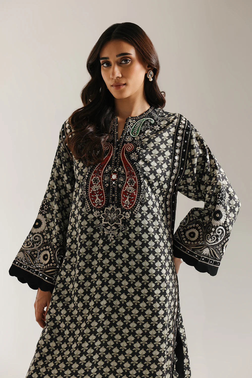 JET BLACK | E3451/103/902 | ROZANA | Ethnc