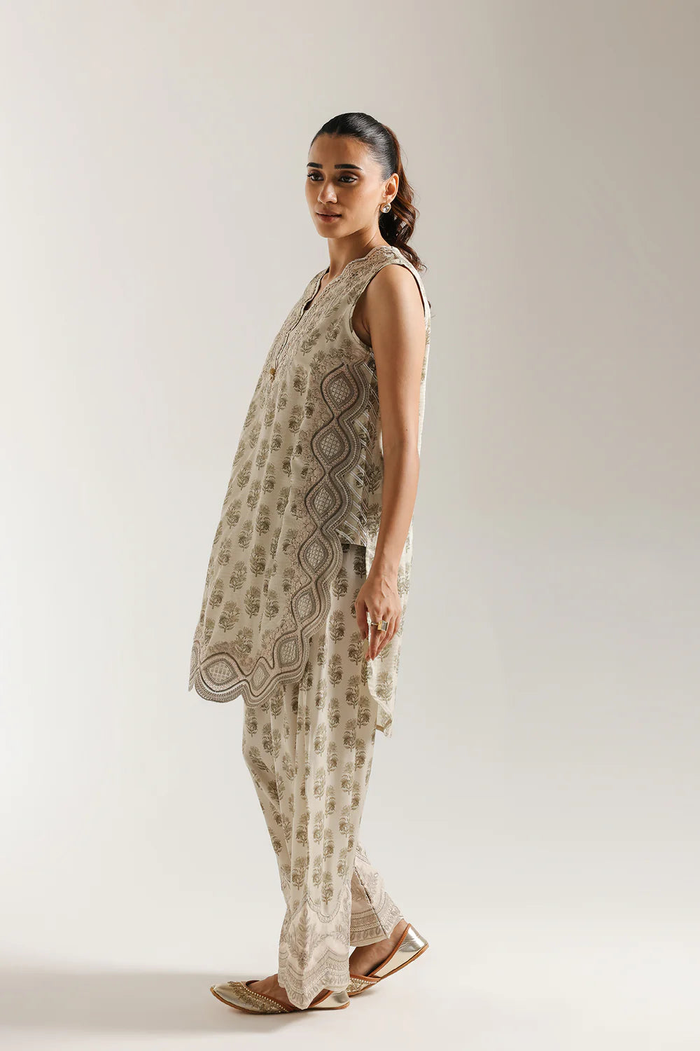 ANTIQUE WHITE | E3452/103/006 | ROZANA | Ethnc