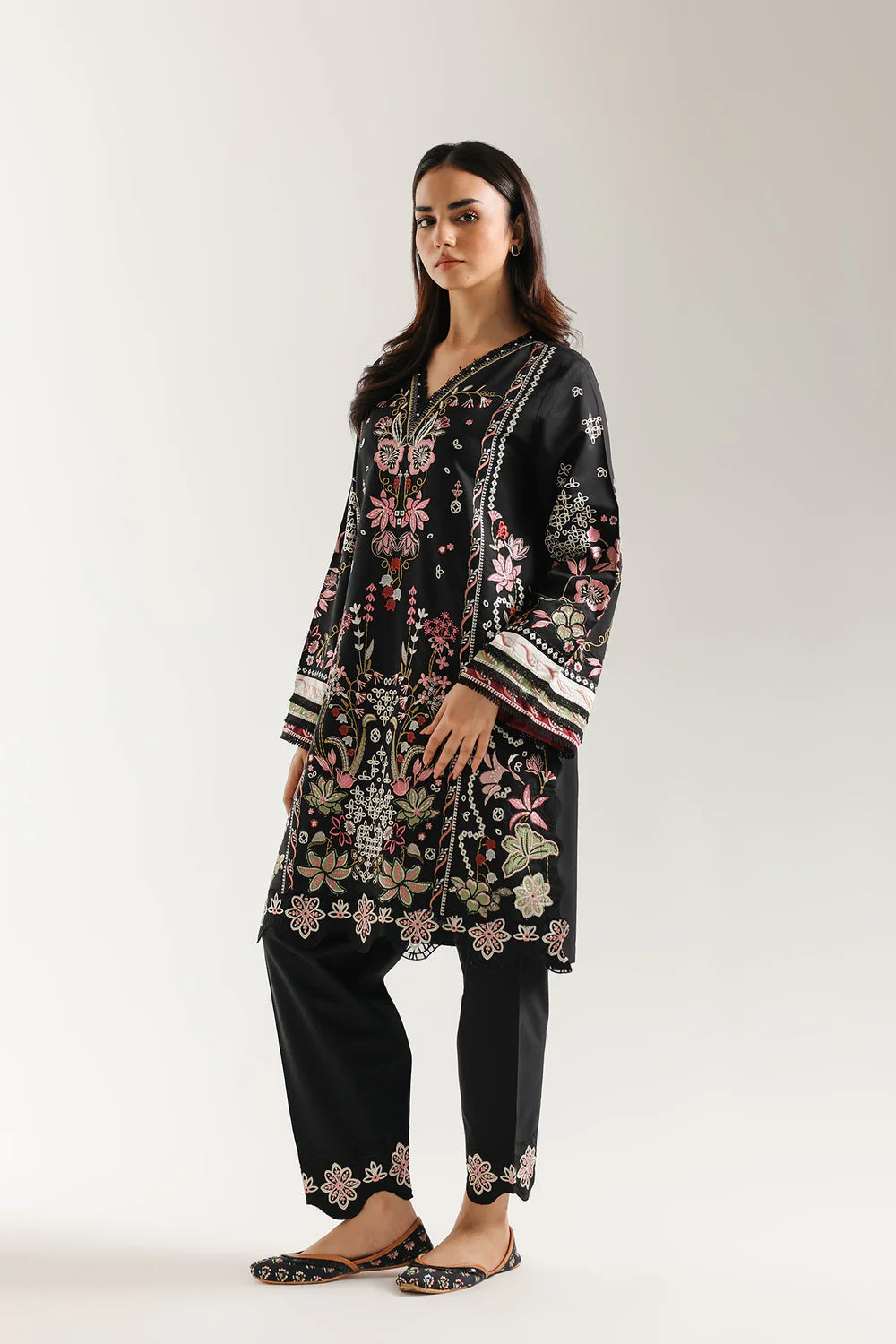 JET BLACK | E3616/103/902 | ROZANA | Ethnc