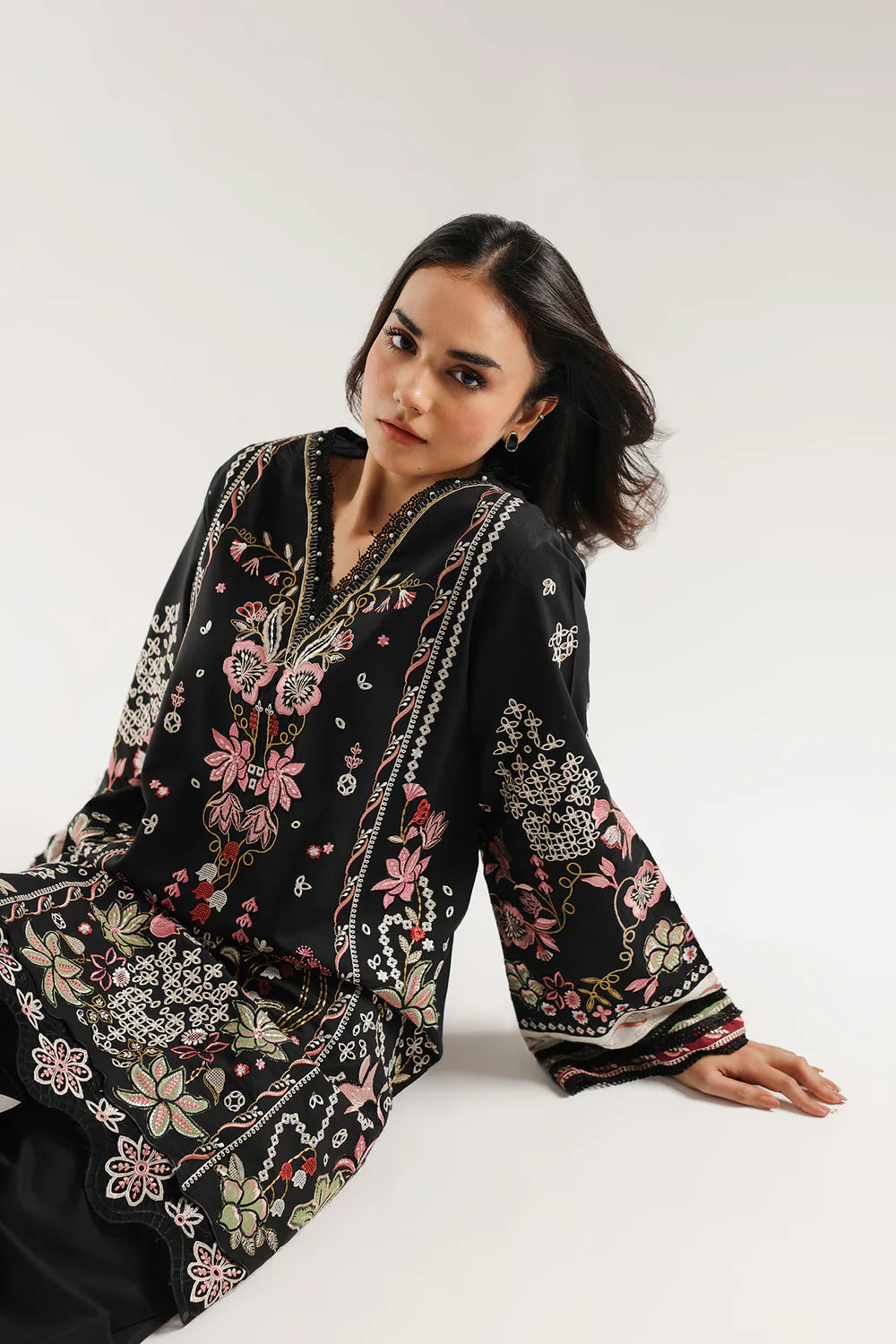 JET BLACK | E3616/103/902 | ROZANA | Ethnc