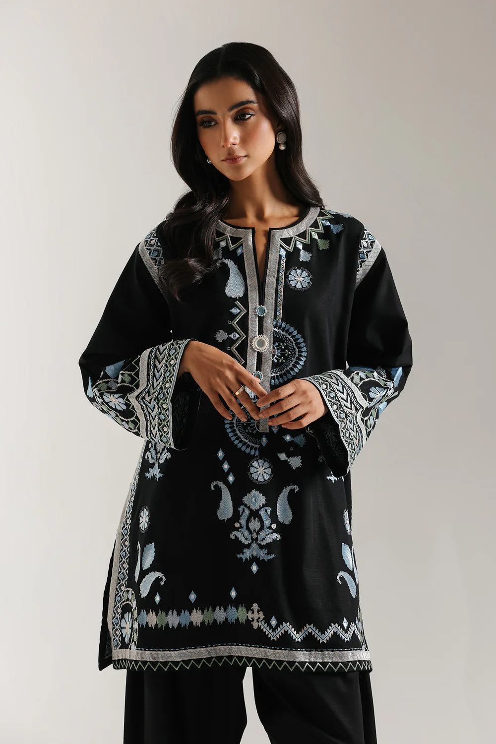 JET BLACK | E3707/103/902 | Rozana collection 25' - Drop 03 | Ethnc