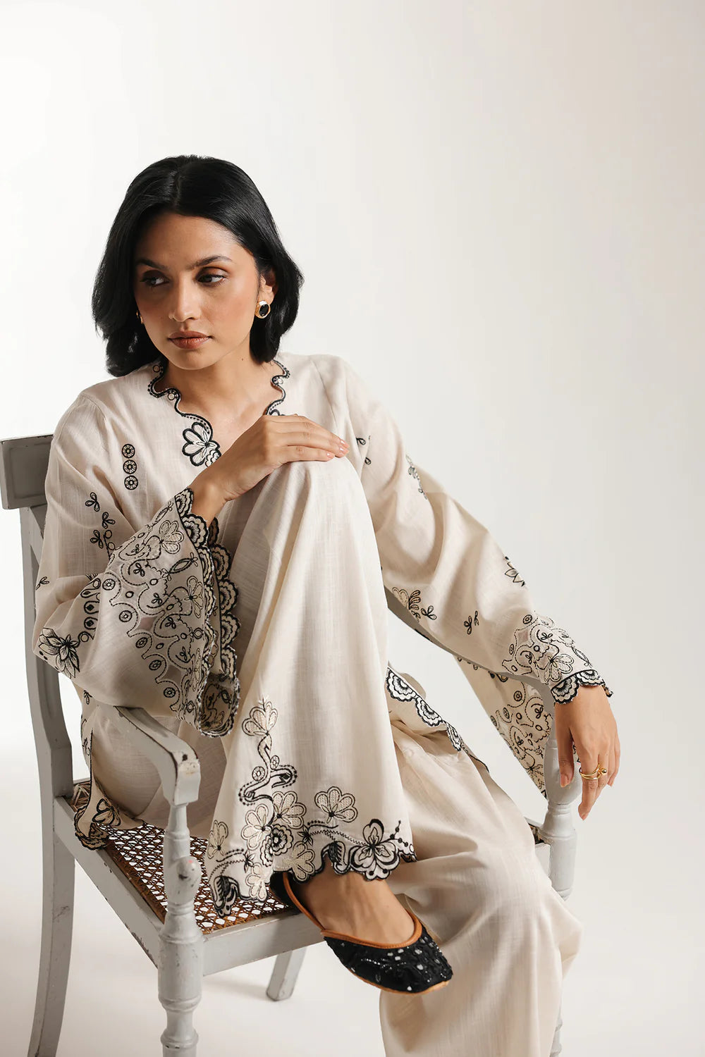 COCONUT MILK | E3740/103/003 | Rozana collection 25' - Drop 03 | Ethnc