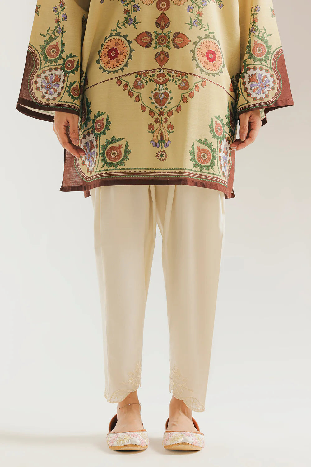 OFF WHITE | E7647/102/002 | Women Casual SS '26 Drop 3 | Ethnc