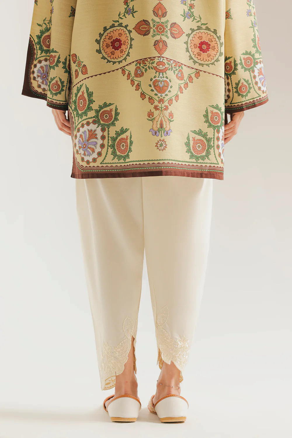 OFF WHITE | E7647/102/002 | Women Casual SS '26 Drop 3 | Ethnc