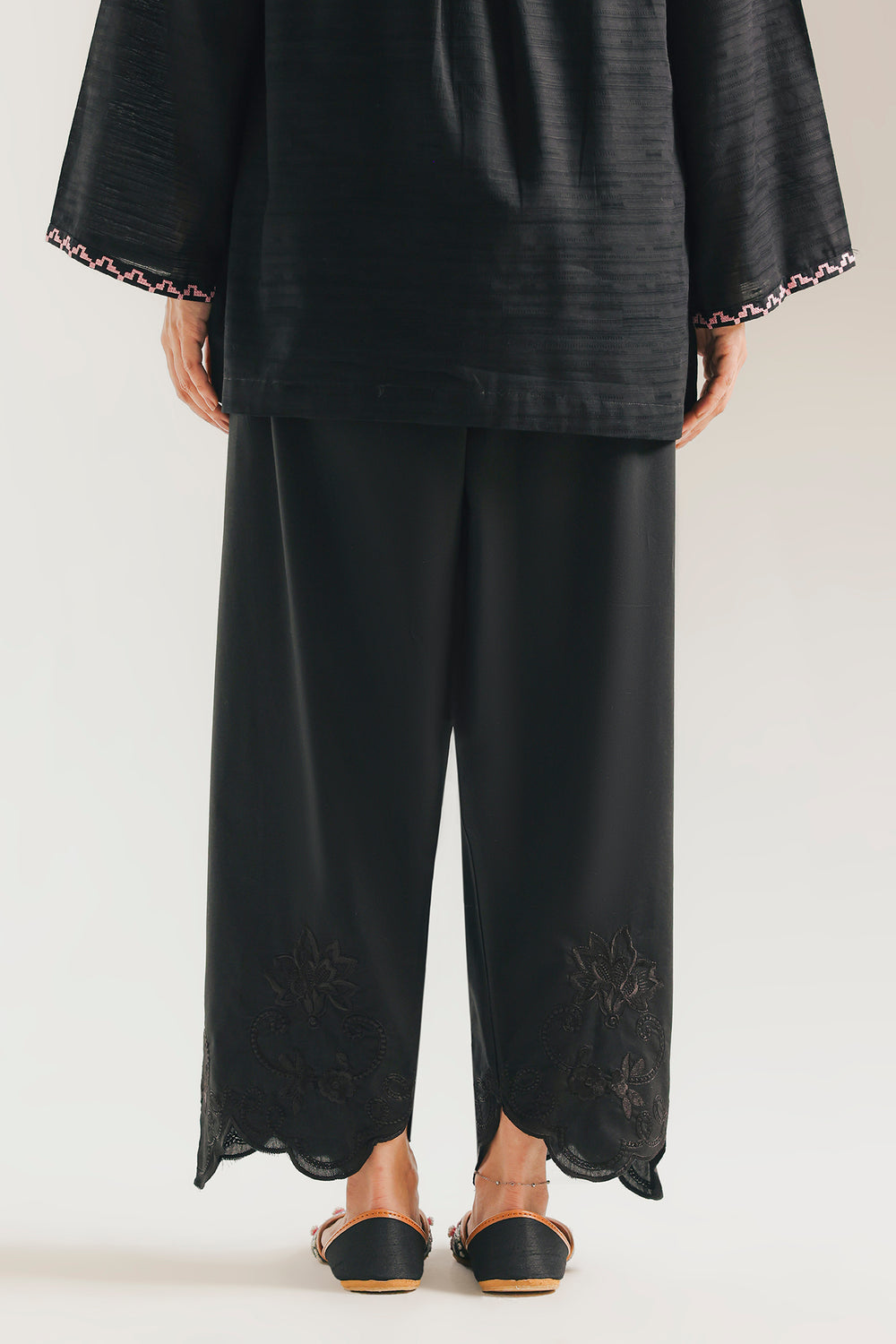 JET BLACK | E7649/102/902 | Women Casual SS '26 Drop 3 | Ethnc