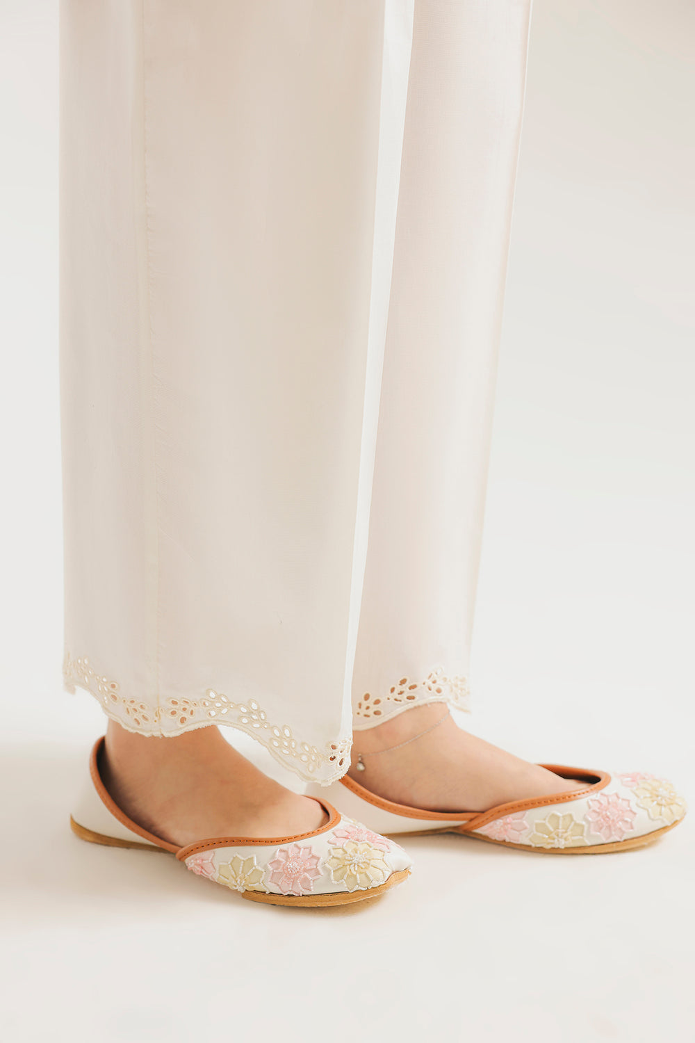 WHITE | E7651/102/001 | Women Casual SS '26 Drop 3 | Ethnc