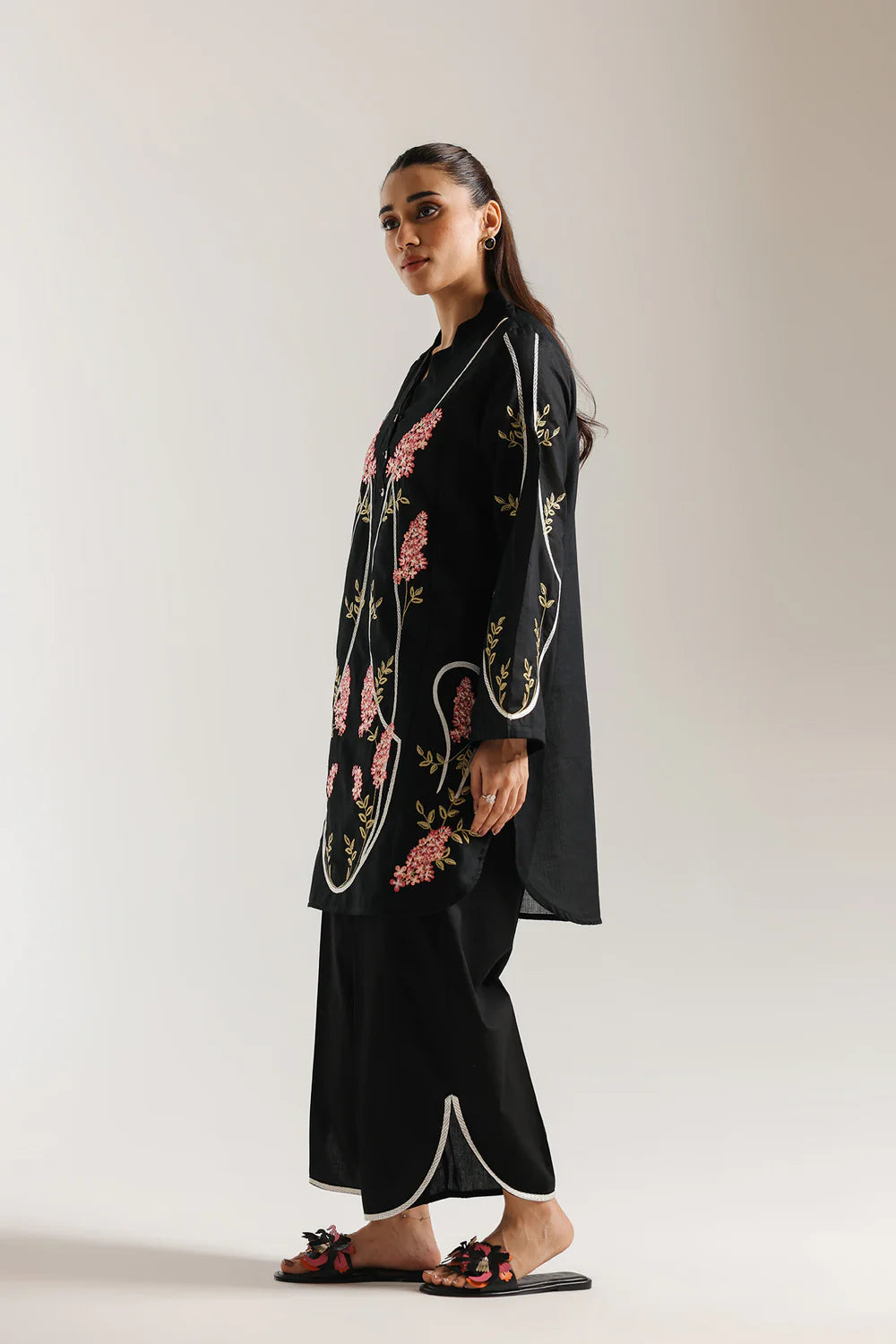 BLACK | E7698/102/901 | Women Casual SS '26 Drop 3 | Ethnc