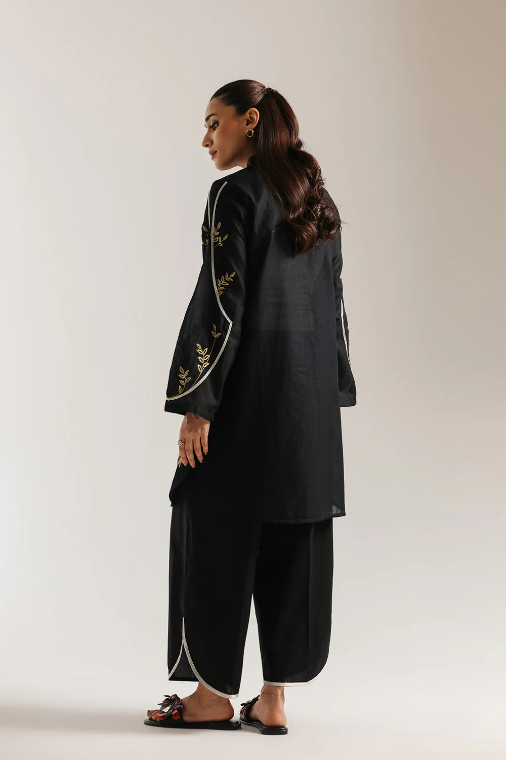 BLACK | E7698/102/901 | Women Casual SS '26 Drop 3 | Ethnc