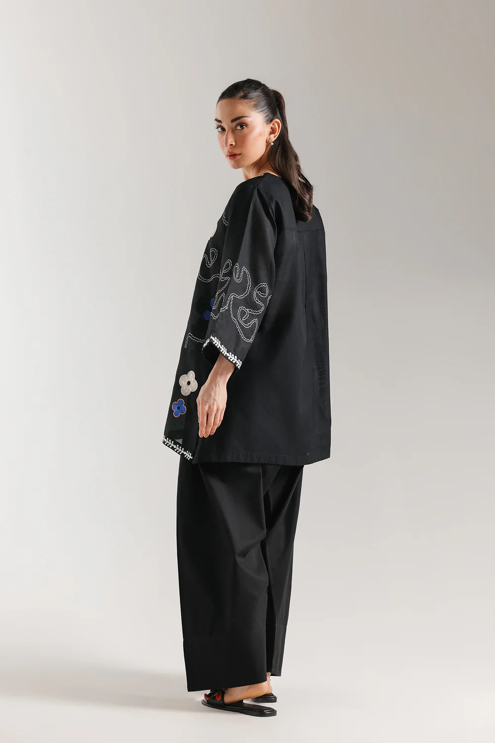 BLACK | E7699/102/901 | Women Casual SS '26 Drop 3 | Ethnc