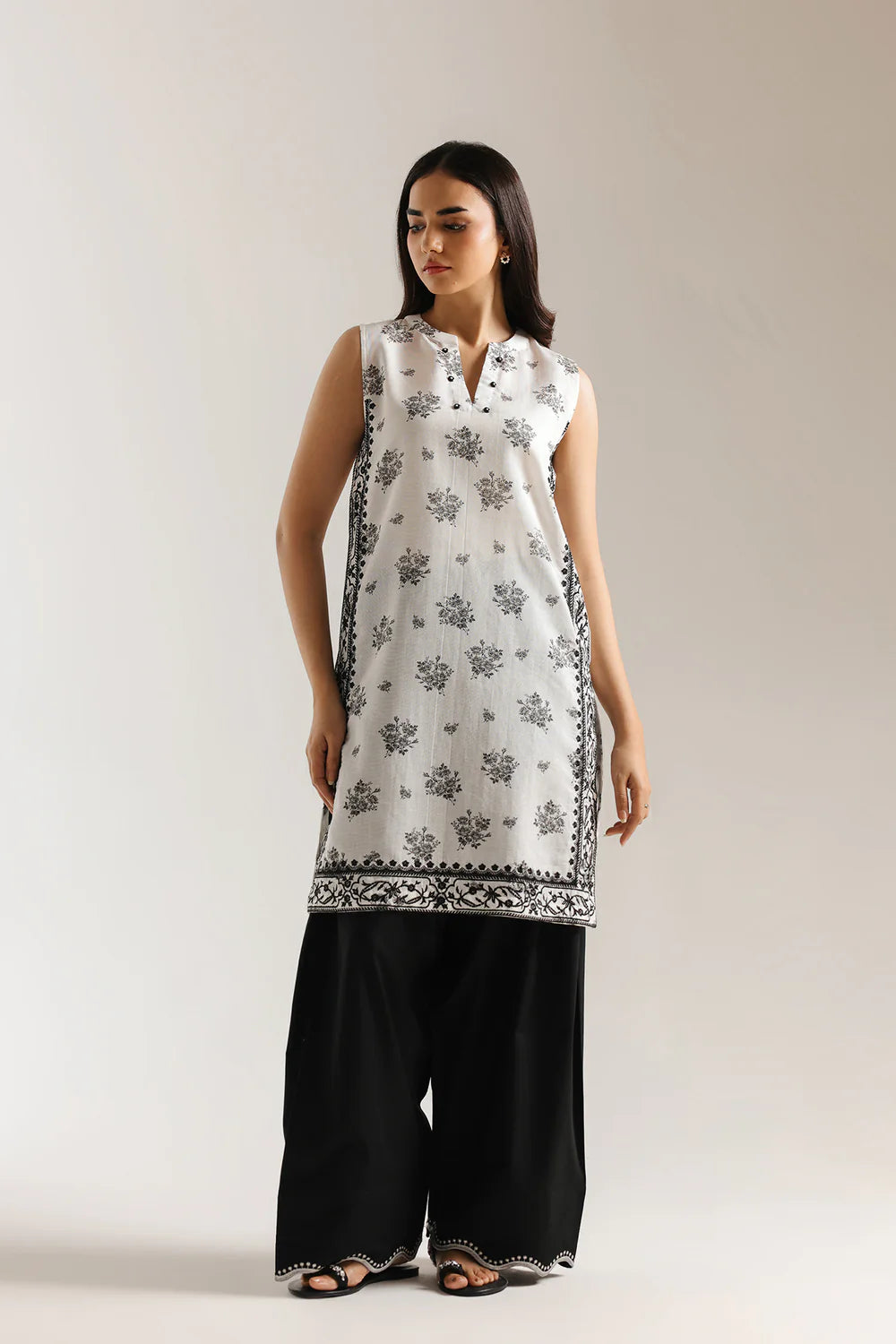 OFF WHITE | E7723/102/002 | Women Casual SS '26 Drop 3 | Ethnc