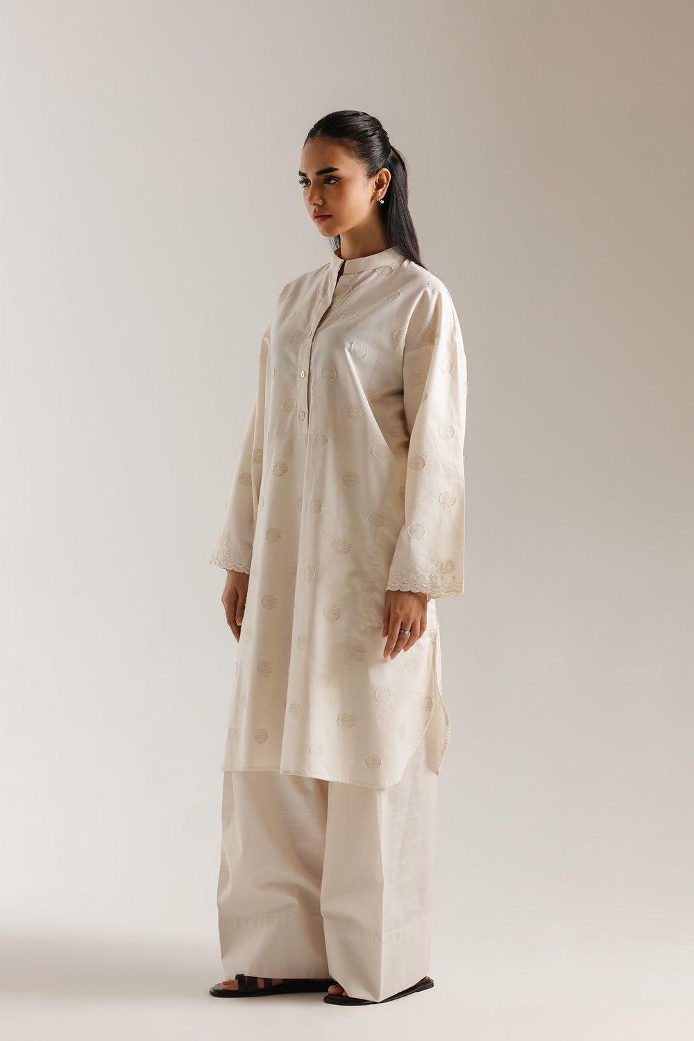 OFF WHITE | E7734/102/002 | Women Casual SS '26 Drop 3 | Ethnc