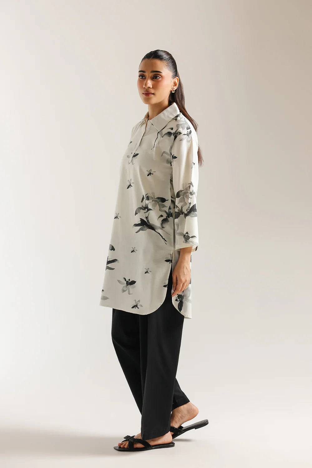 OFF WHITE | E8125/102/002 | Women Casual SP SS '26- Drop 4 | Ethnc