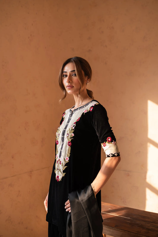 Emerald Black | Shanzay Anooshay