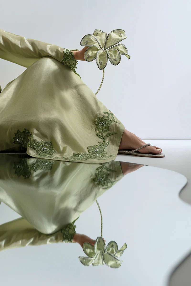 Ela Haze | MODERN MUSE | ARMAS