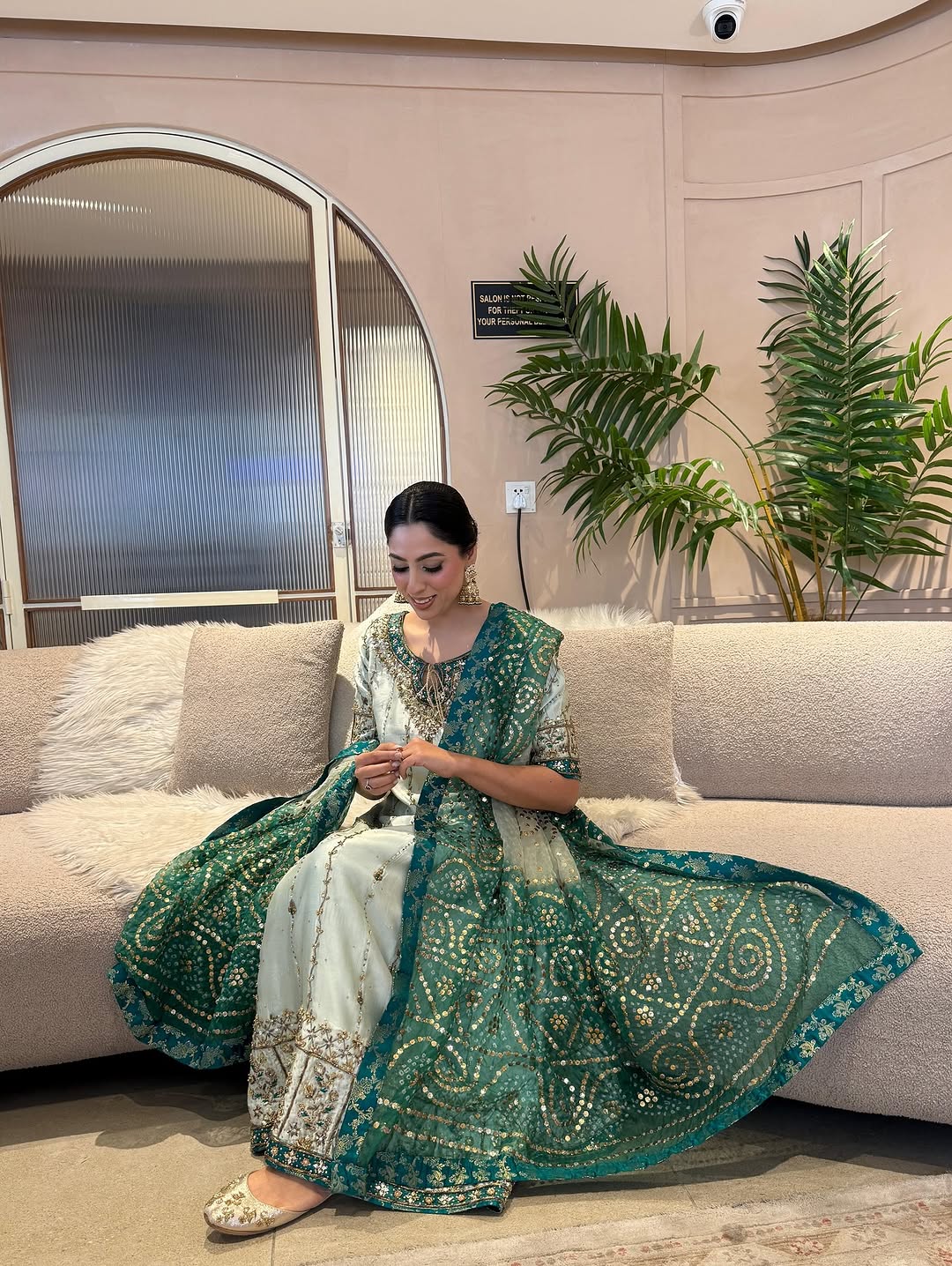 Mint Kalidar | Samra Hayat