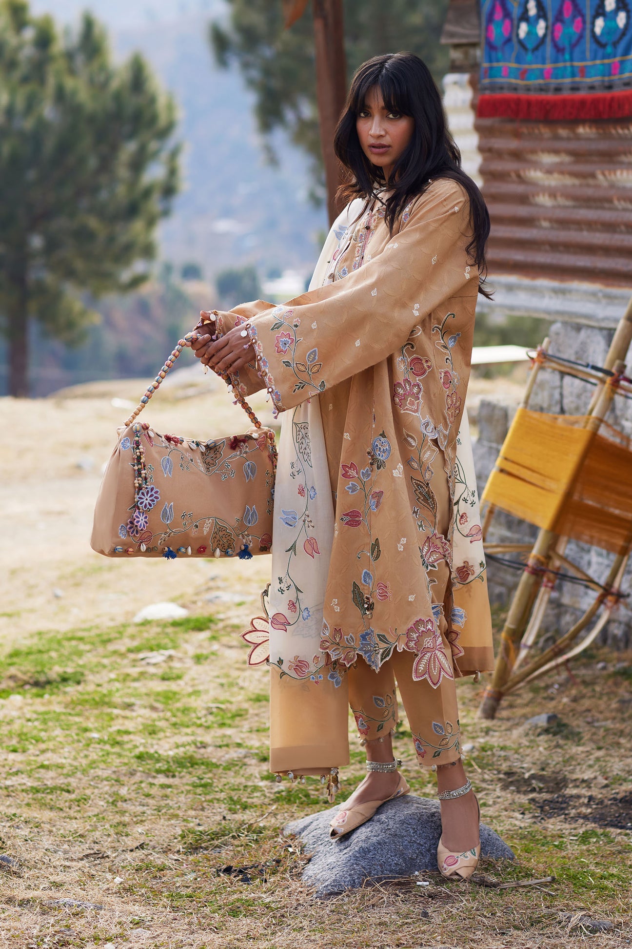 MÍ SÈ 蜜色 (ZL26-07 A) | Zaha Festive Lawn’26