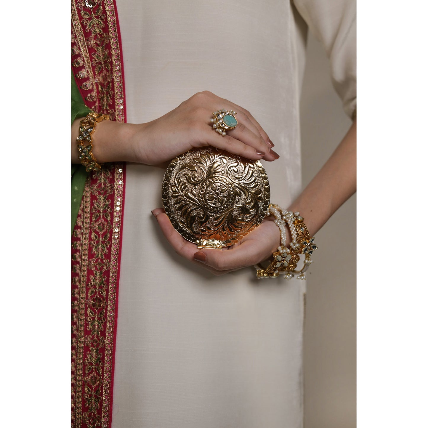 CIRCLE (CLUTCH) | DYOT | ACCESSORIES