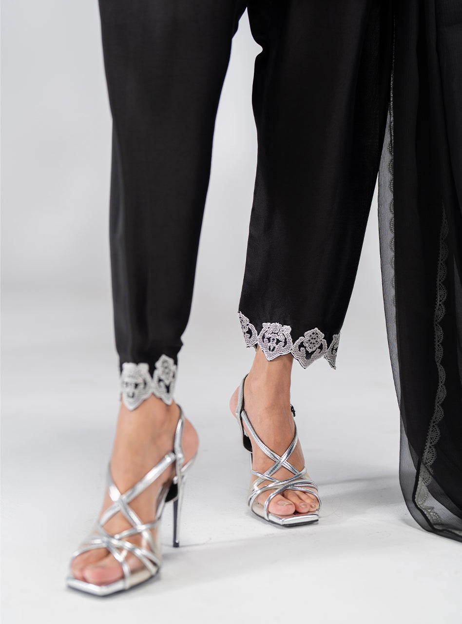 Ciar | Zainab Chottani