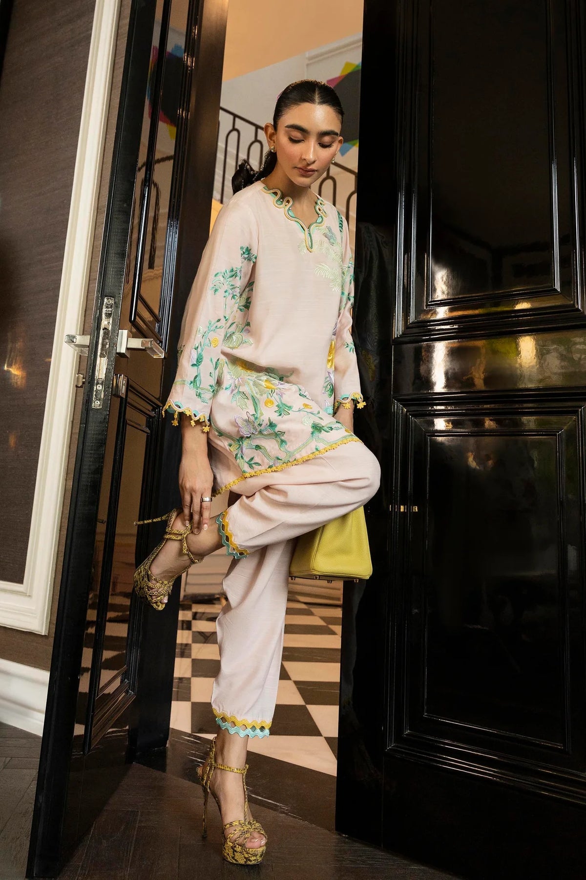 FW25SM027P2T | Safi & Me - Raw Silk Edit | SANA SAFINAZ