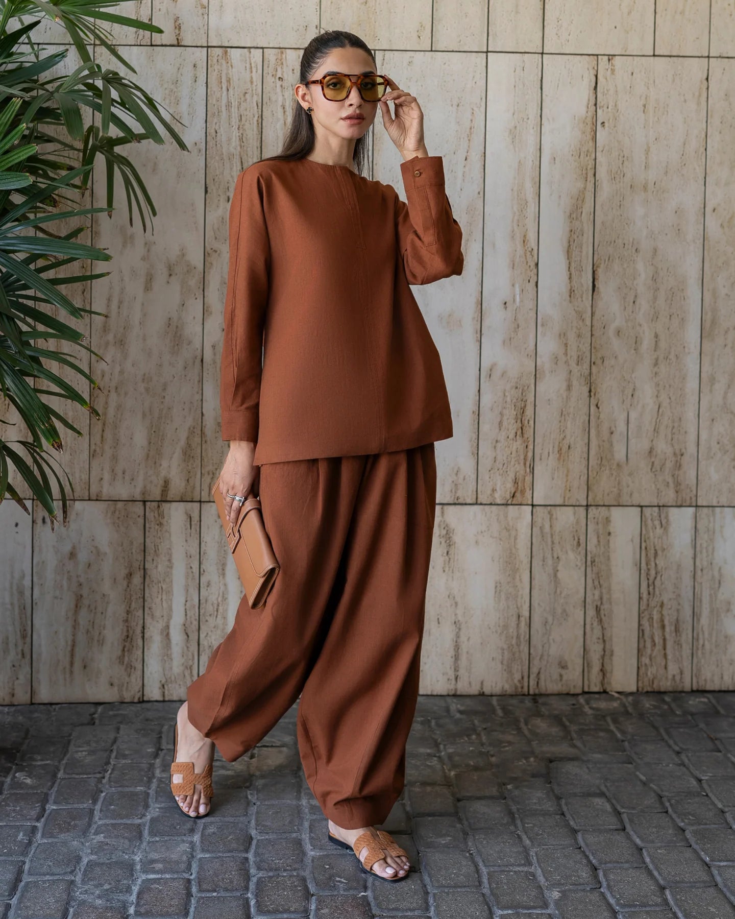 Sienna Go to Set | LIRA