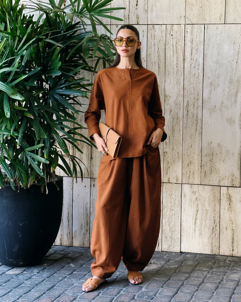 Sienna Go to Set | LIRA