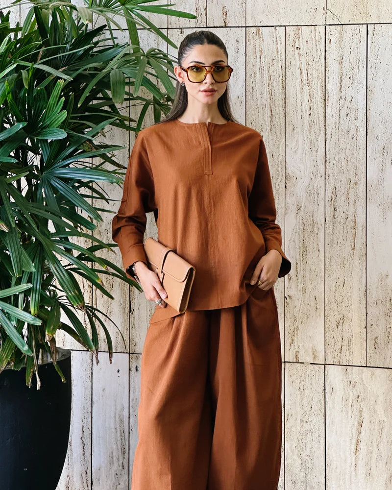 Sienna Go to Set | LIRA
