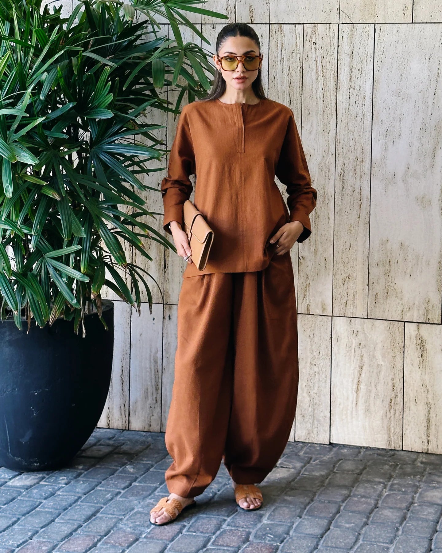 Sienna Go to Set | LIRA