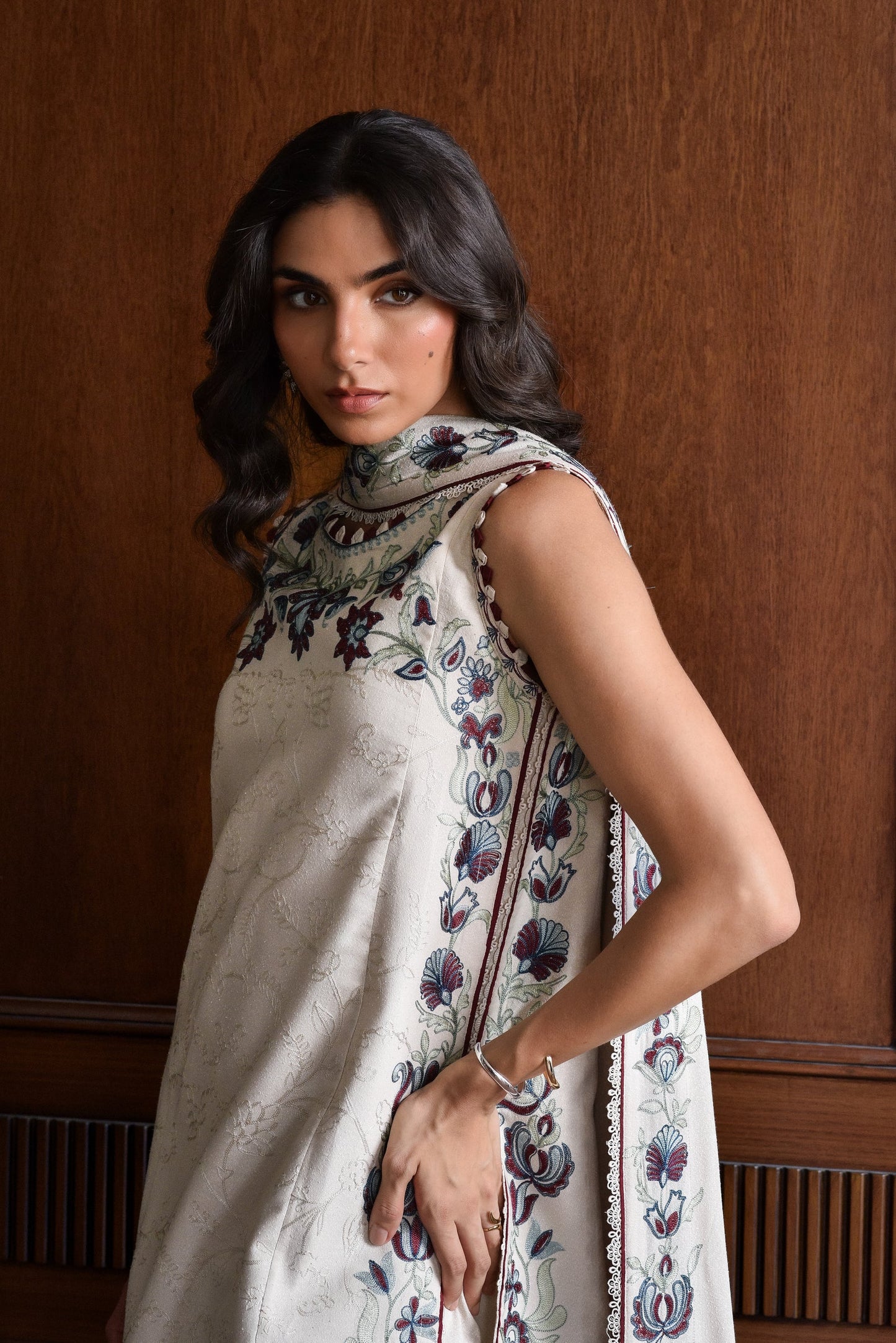 IVORY LUXURY EMBROIDERED KARANDI SET (NEL-25626) | ZAIB