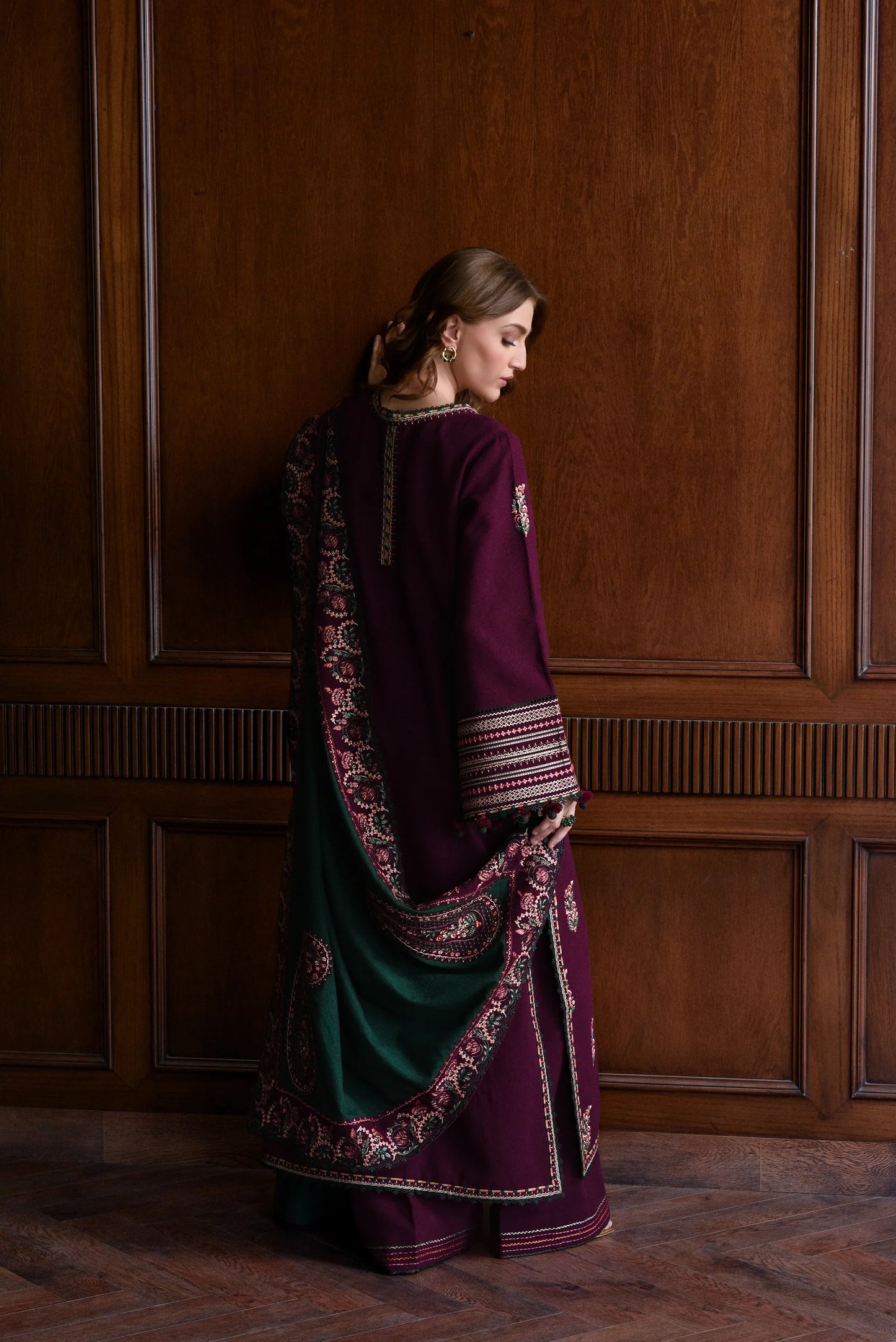 DEEP PLUM LUXURY EMBROIDERED KARANDI SET (NEL-25627) | ZAIB