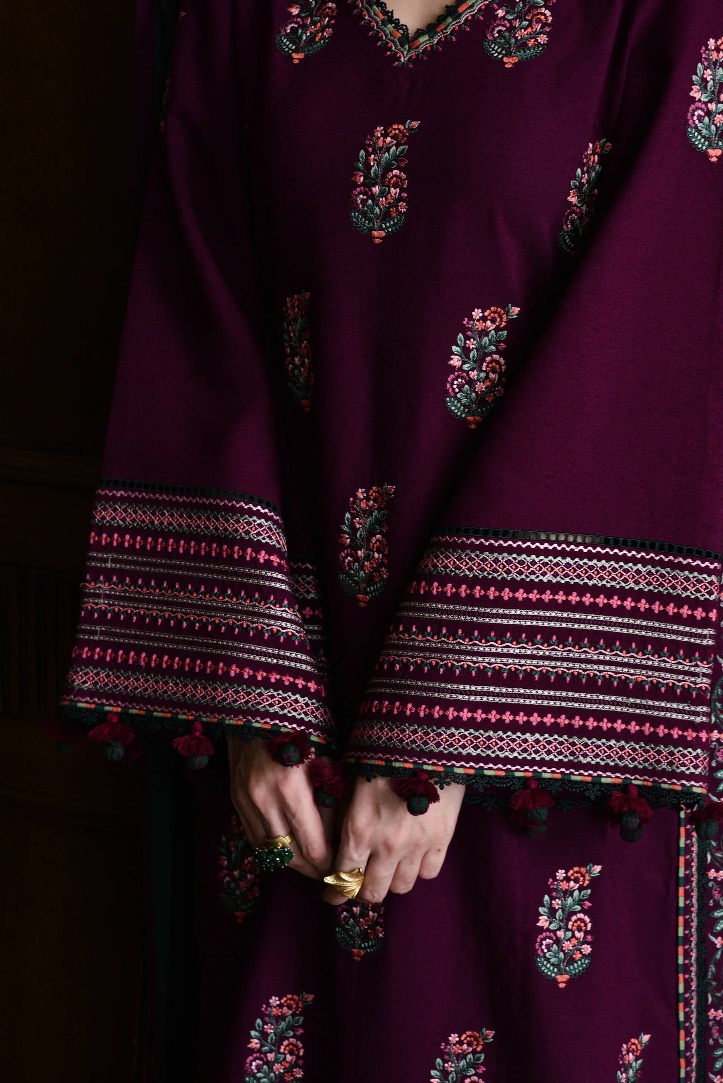 DEEP PLUM LUXURY EMBROIDERED KARANDI SET (NEL-25627) | ZAIB