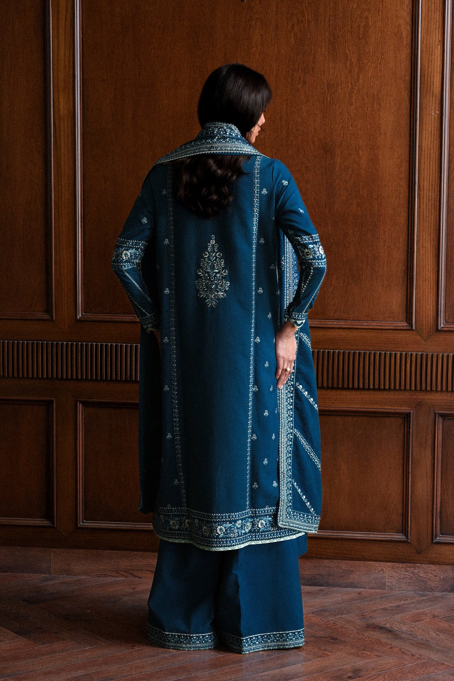 TEAL BLUE LUXURY EMBROIDERED KARANDI SET (NEL-25625) | ZAIB