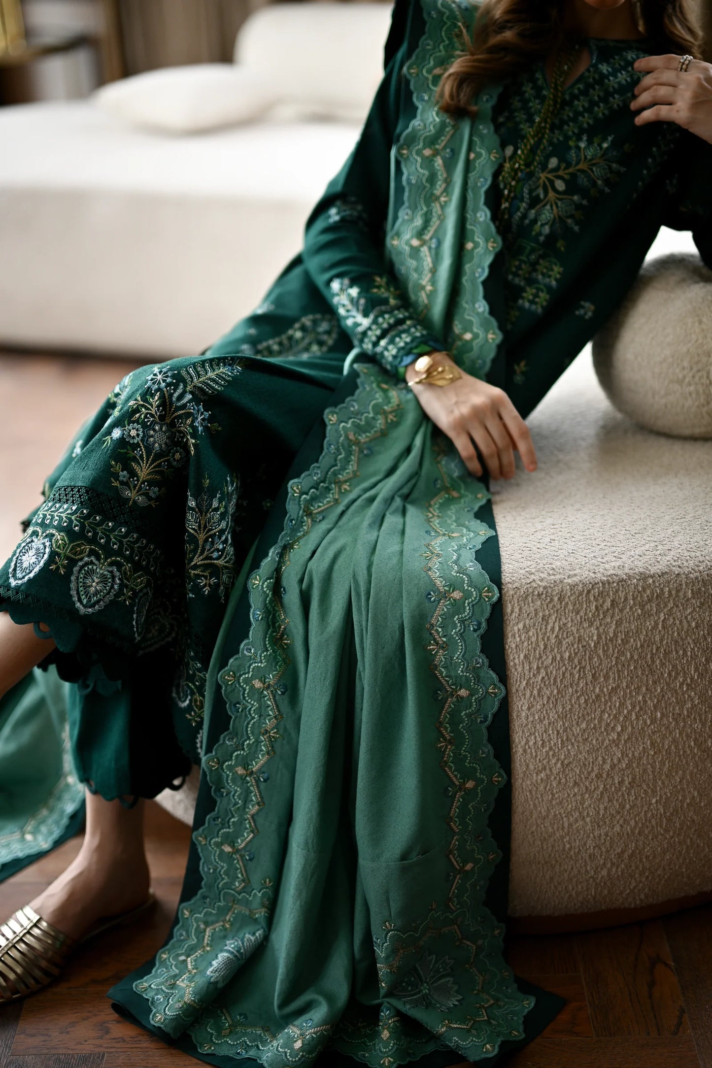 EMERALD GREEN LUXURY EMBROIDERED KARANDI SET (NEL-25623) | ZAIB