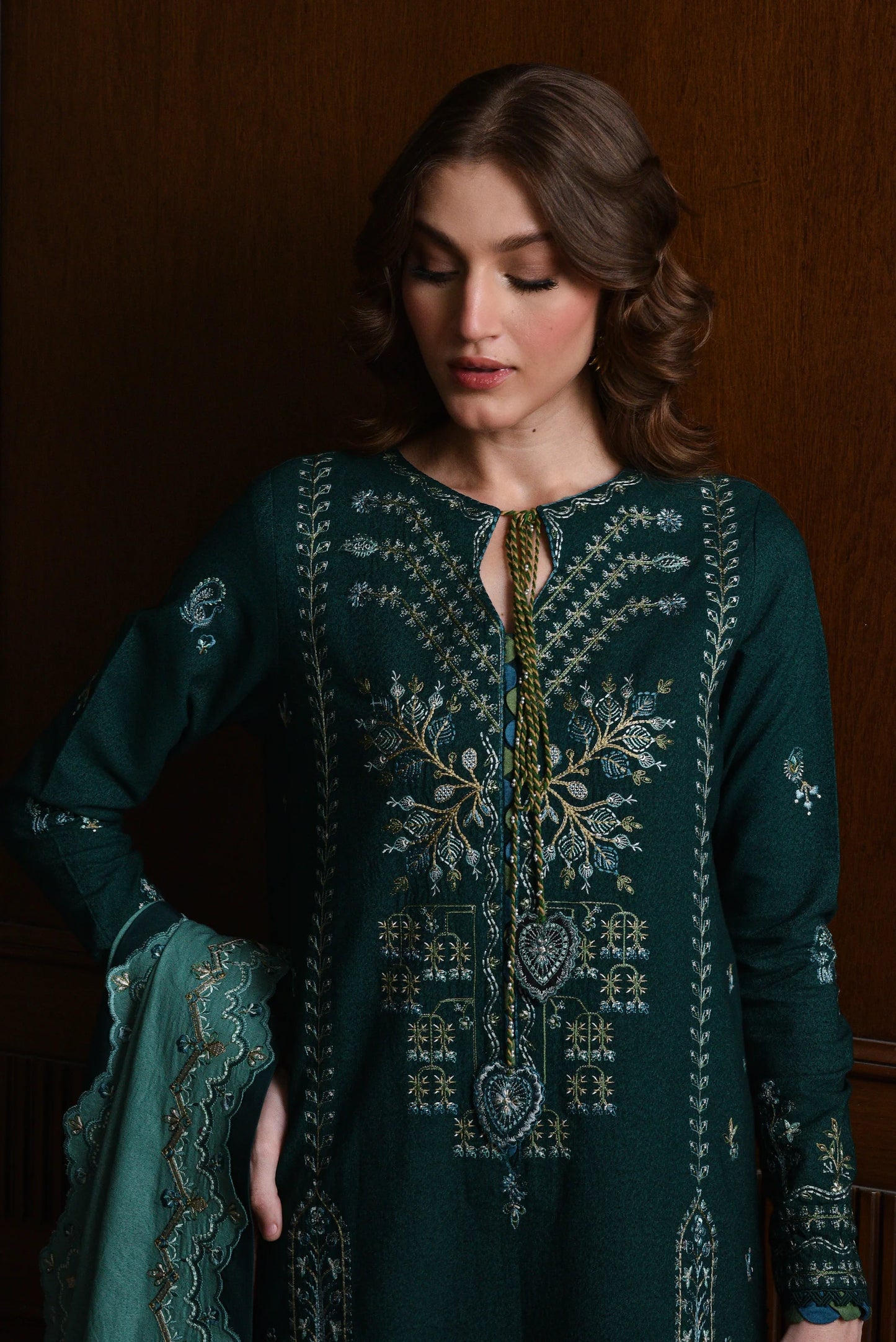 EMERALD GREEN LUXURY EMBROIDERED KARANDI SET (NEL-25623) | ZAIB