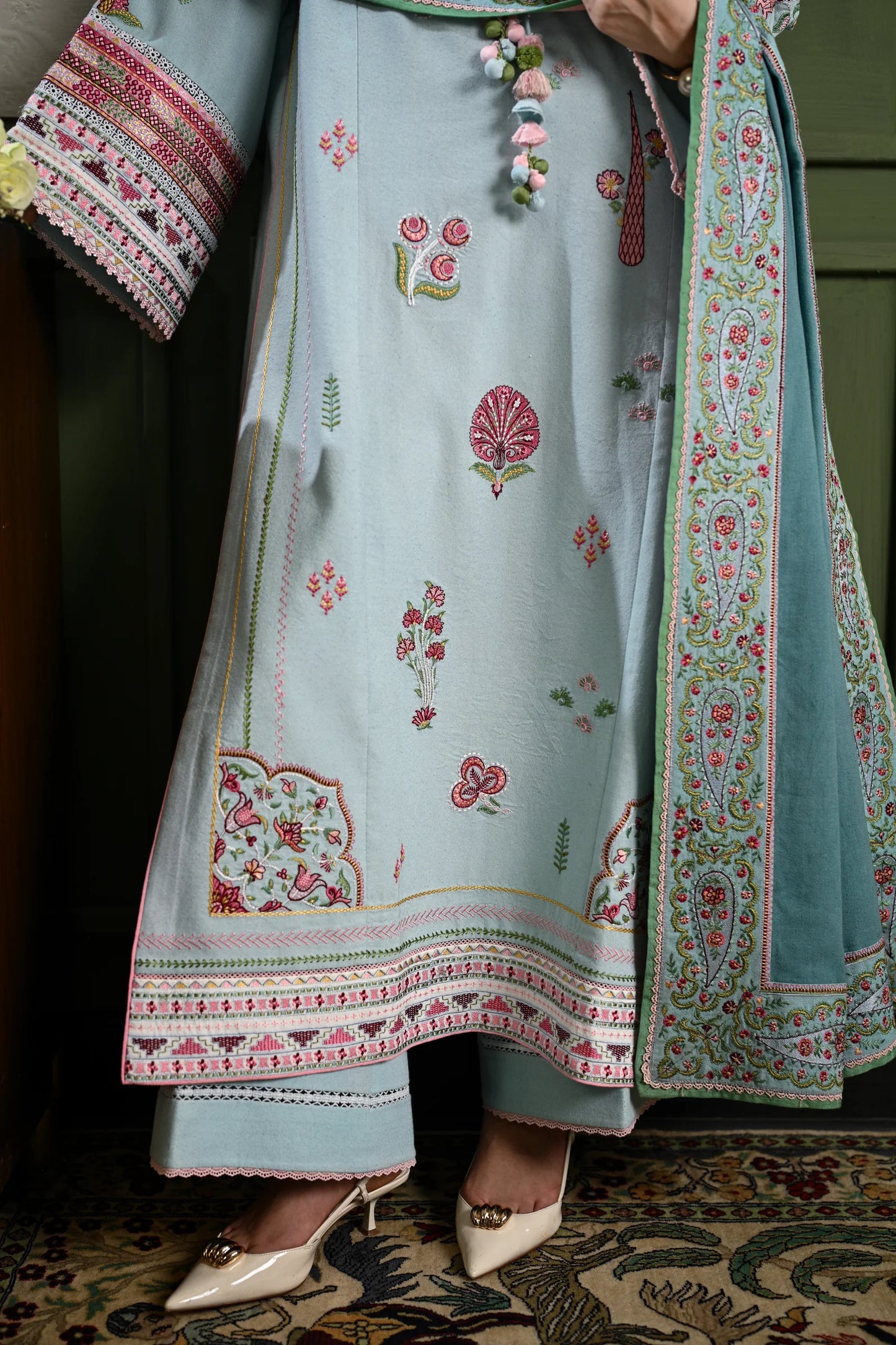 ICE BLUE LUXURY EMBROIDERED KARANDI SET (NEL-25634) | ZAIB