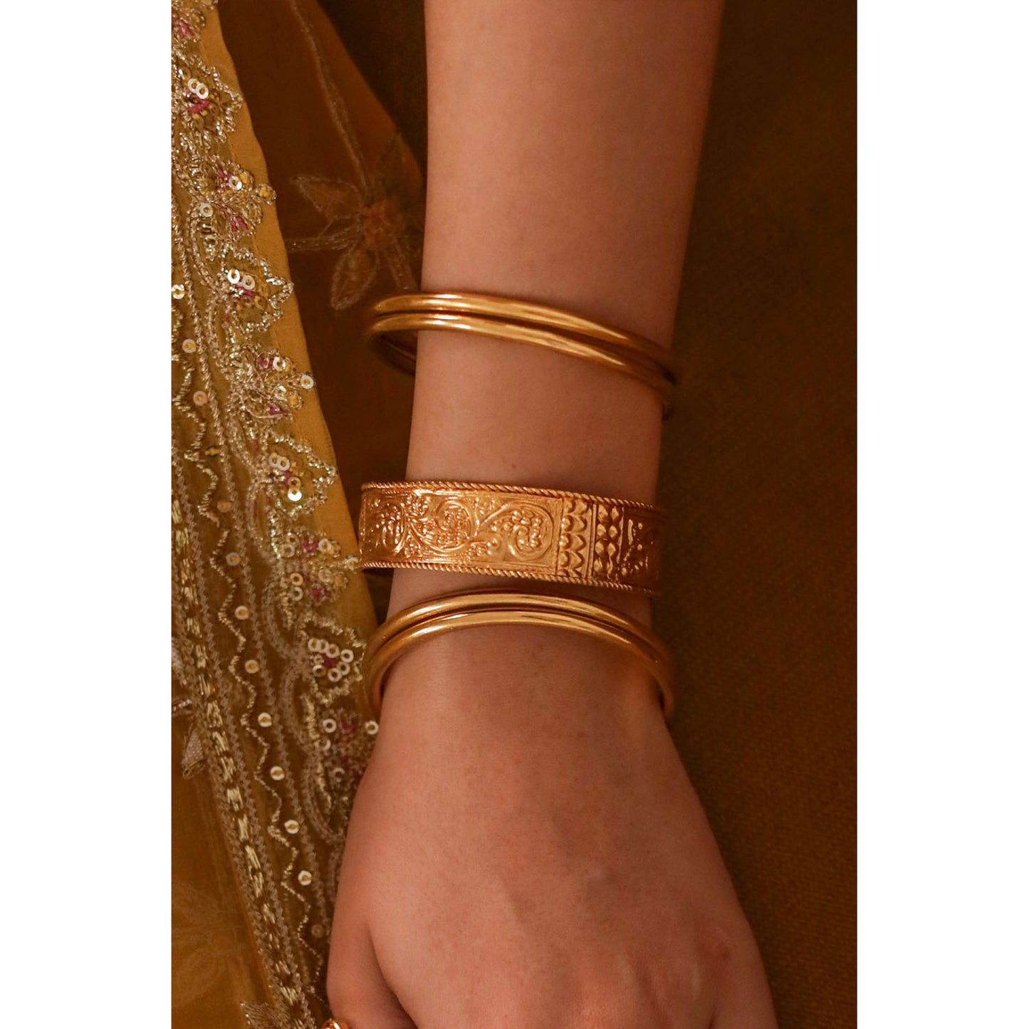 GOLD BRIDAL CHURI (BANGLE) | DYOT | JEWELRY
