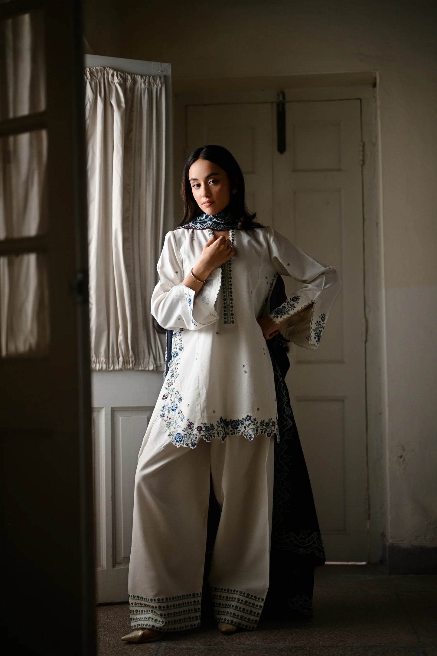 WHITE | LUXURY EMBROIDERED KARANDI | (NPA3-25442) | ZAIB