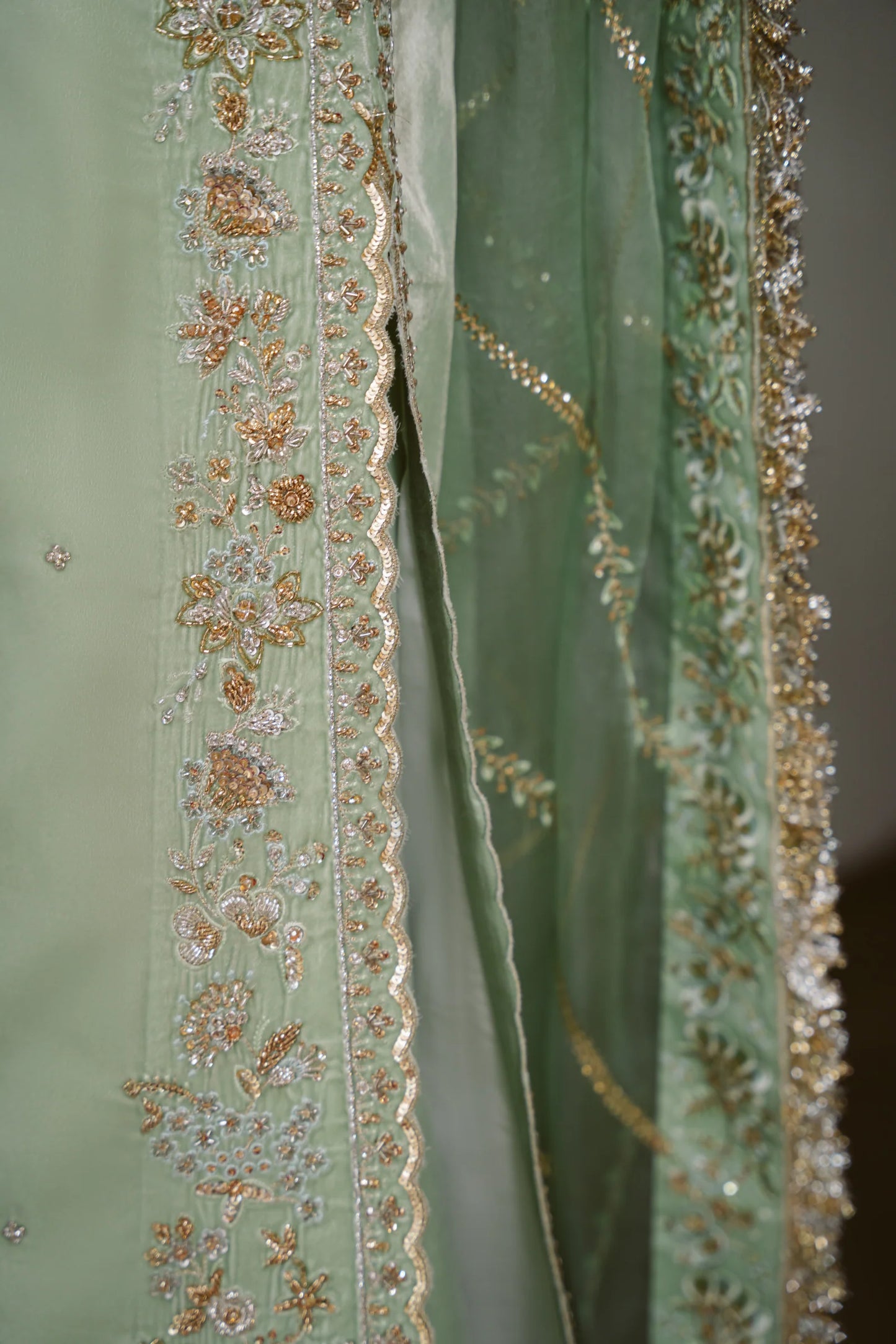PASTEL MINT LUXURY VELVET COUTURE (NPA3-25456) | ZAIB