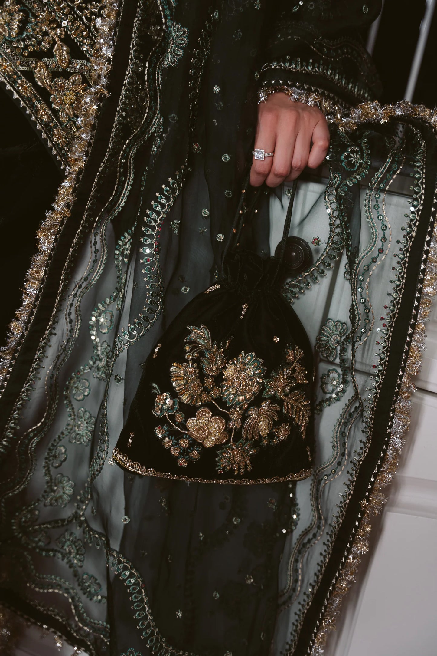 EMERALD GREEN LUXURY VELVET COUTURE (NPA3-25458) | ZAIB