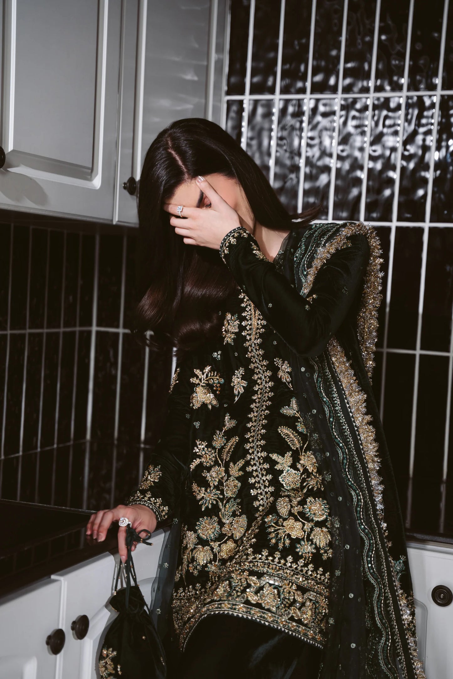 EMERALD GREEN LUXURY VELVET COUTURE (NPA3-25458) | ZAIB