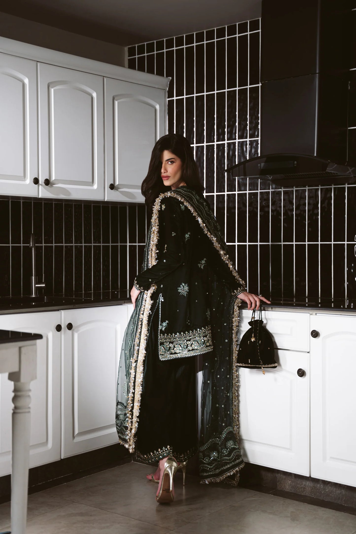 EMERALD GREEN LUXURY VELVET COUTURE (NPA3-25458) | ZAIB