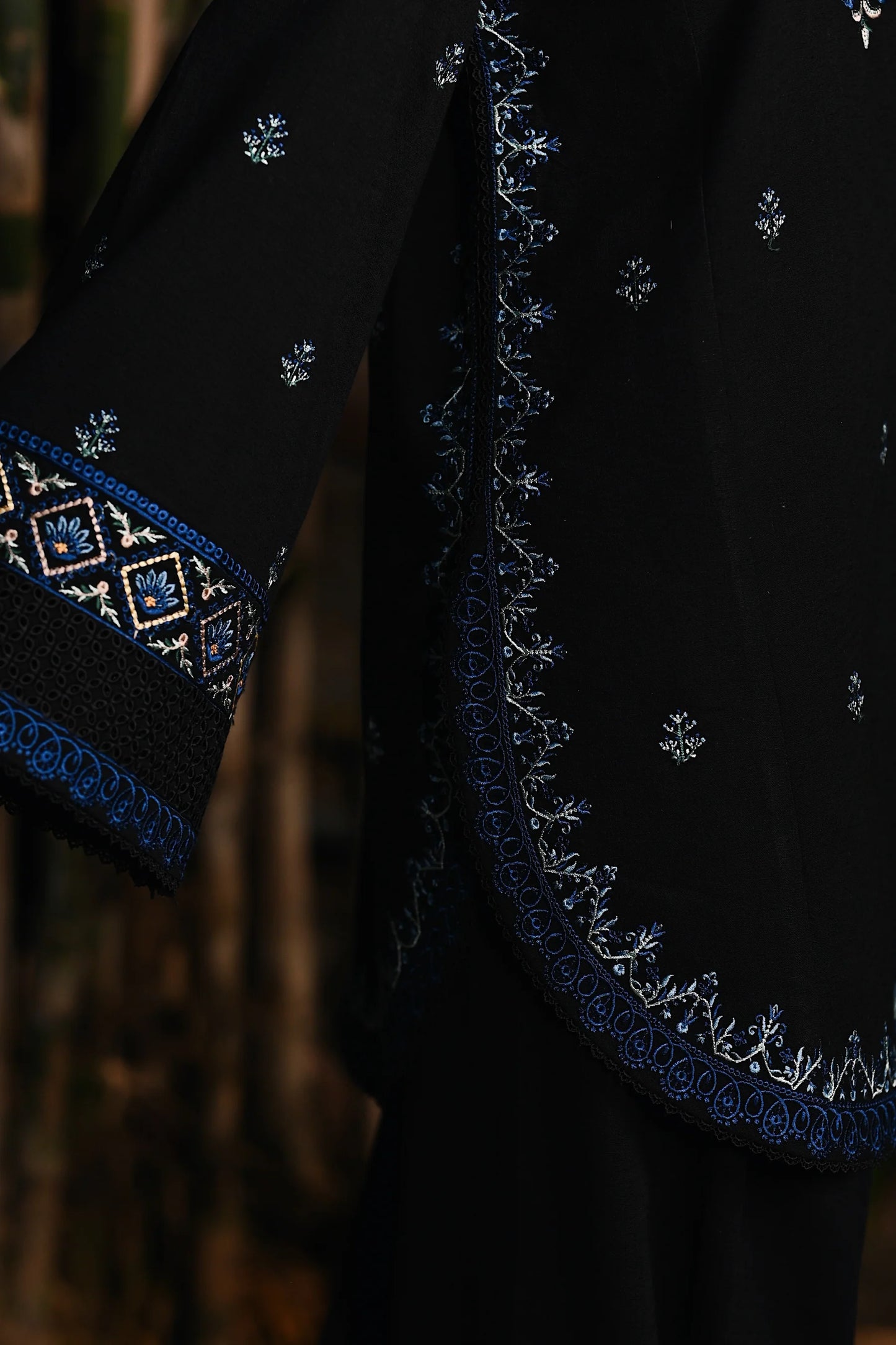 MIDNIGHT PETAL LUXURY EMBROIDERED KARANDI (NPA2-25314) | ZAIB