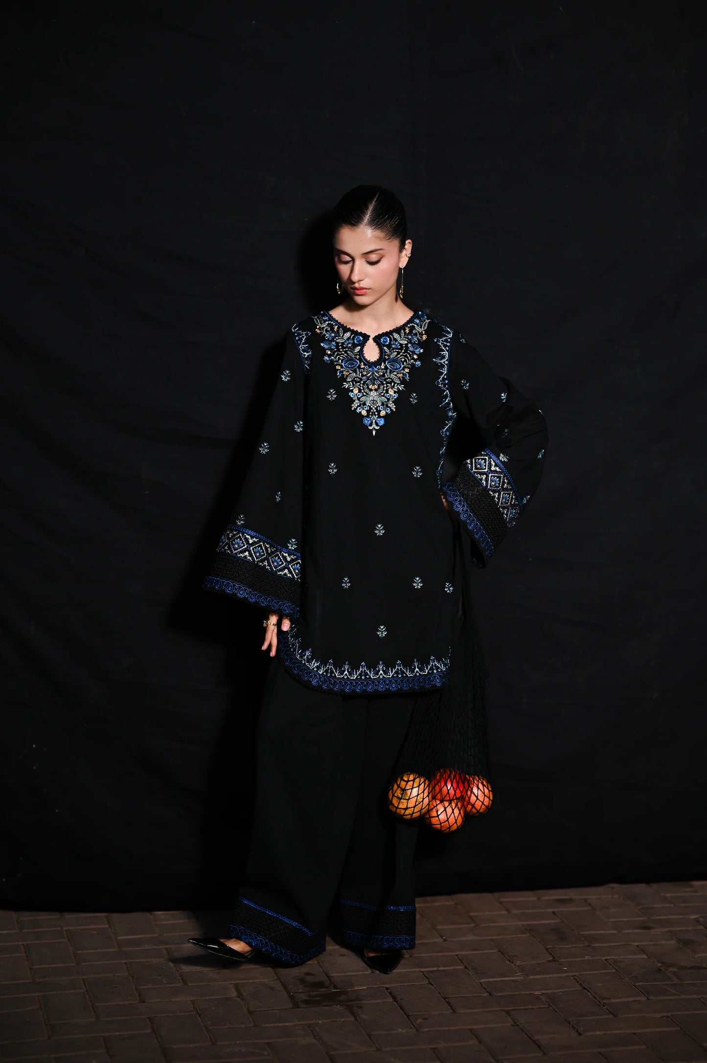MIDNIGHT PETAL LUXURY EMBROIDERED KARANDI (NPA2-25314) | ZAIB
