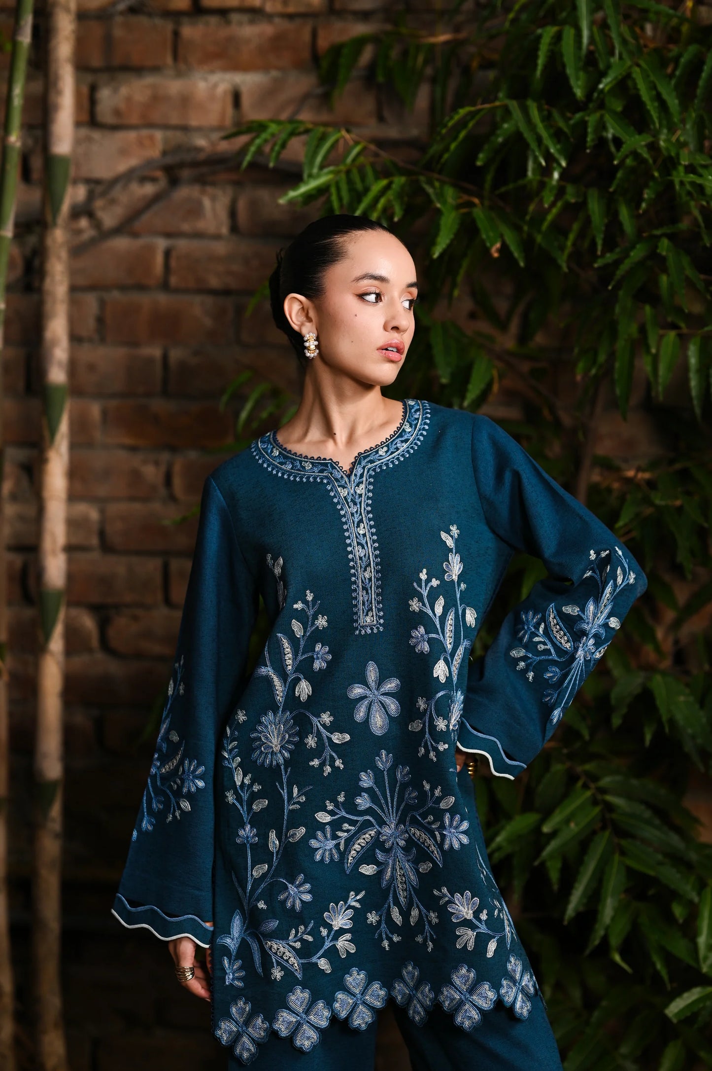 TEAL BLUE LUXURY EMBROIDERED KARANDI (NPA2-25316) | ZAIB