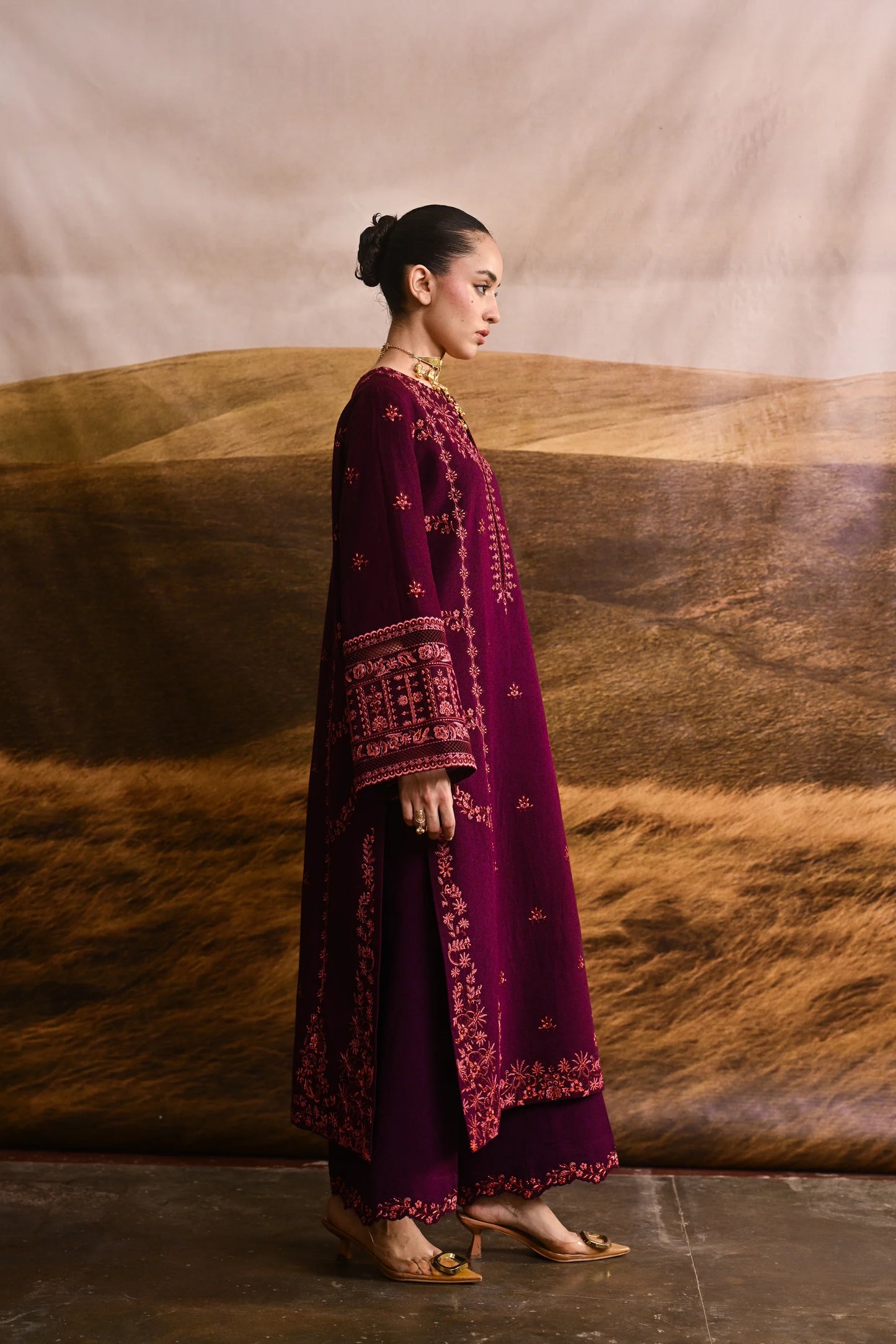 DEEP PLUM LUXURY EMBROIDERED KARANDI (NPA2-25318) | ZAIB