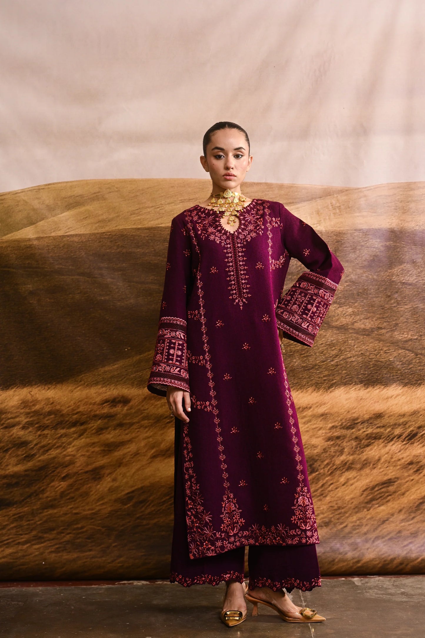 DEEP PLUM LUXURY EMBROIDERED KARANDI (NPA2-25318) | ZAIB