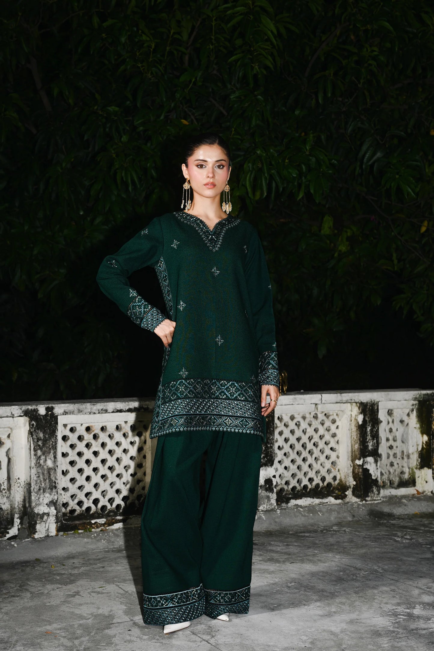 EMERALD GREEN LUXURY EMBROIDERED KARANDI (NPA2-25317) | ZAIB