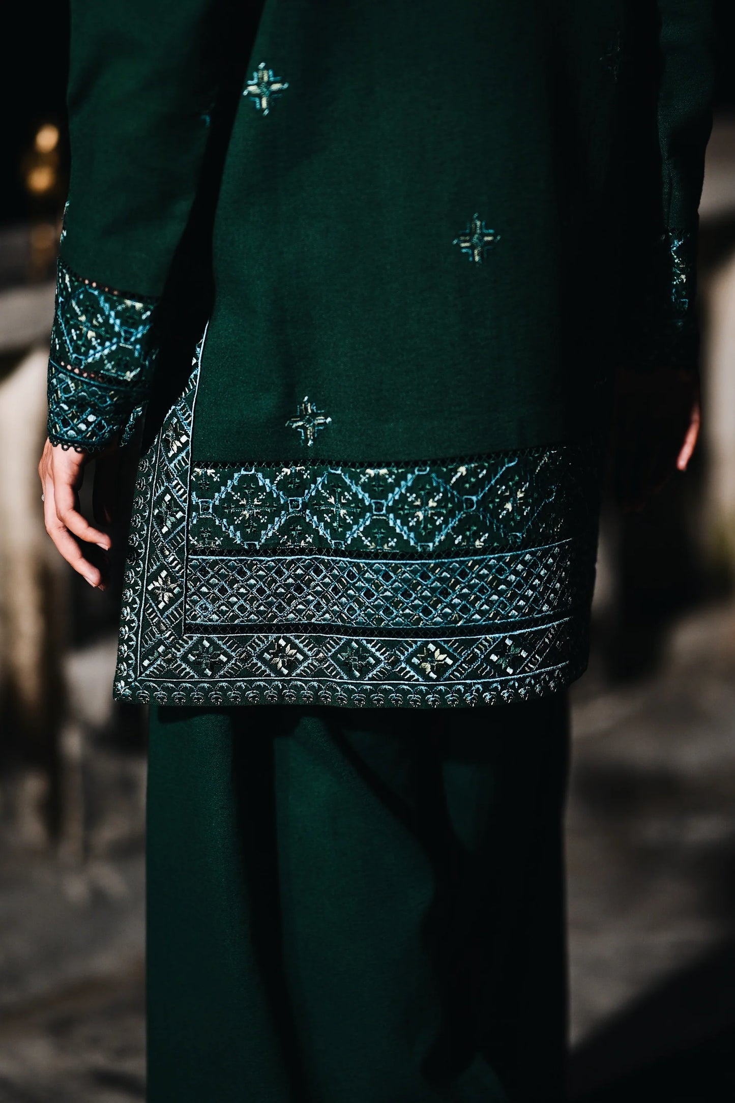 EMERALD GREEN LUXURY EMBROIDERED KARANDI (NPA2-25317) | ZAIB