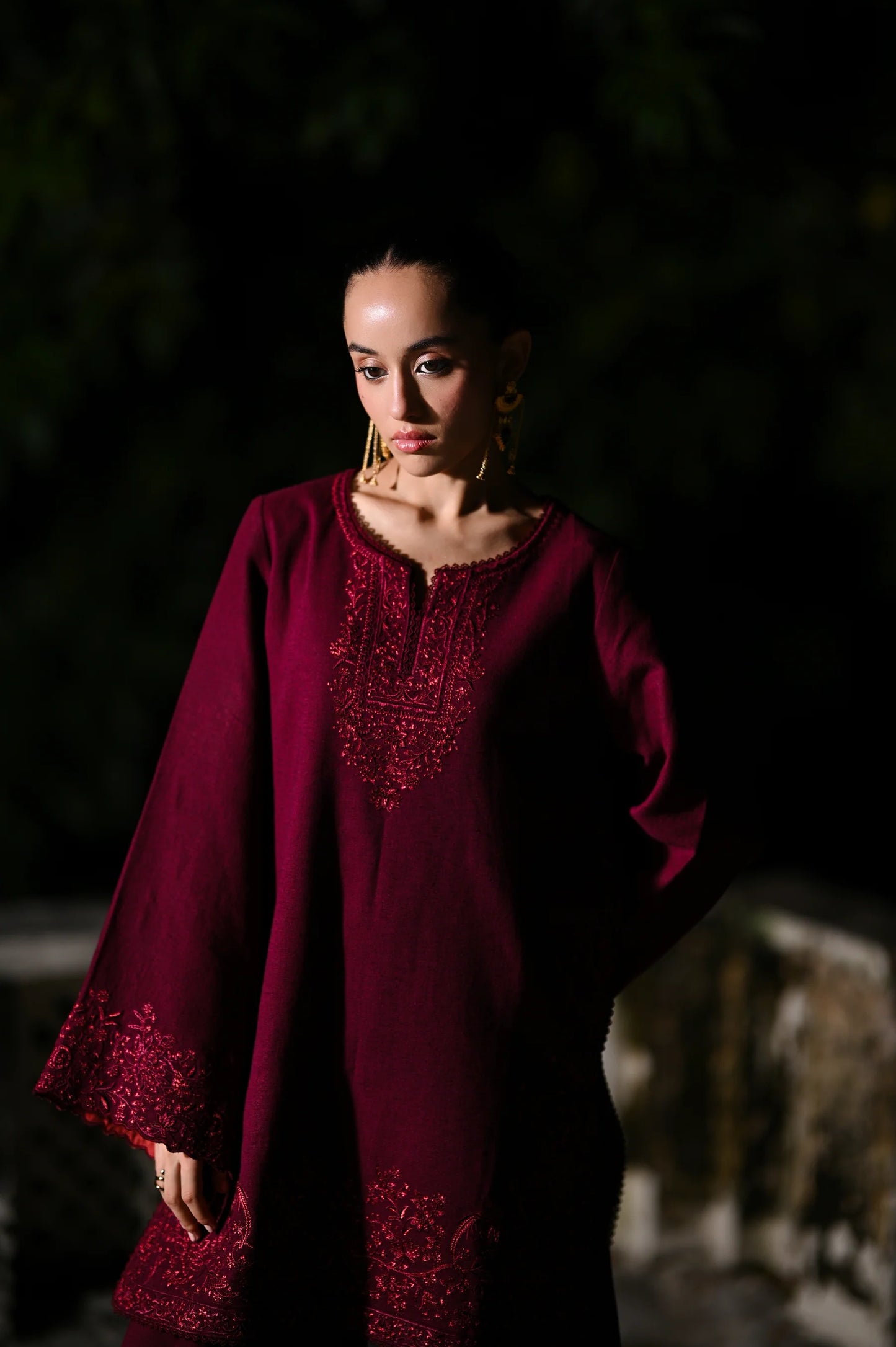 BURGUNDY LUXURY EMBROIDERED KARANDI (NPA2-25315) | ZAIB