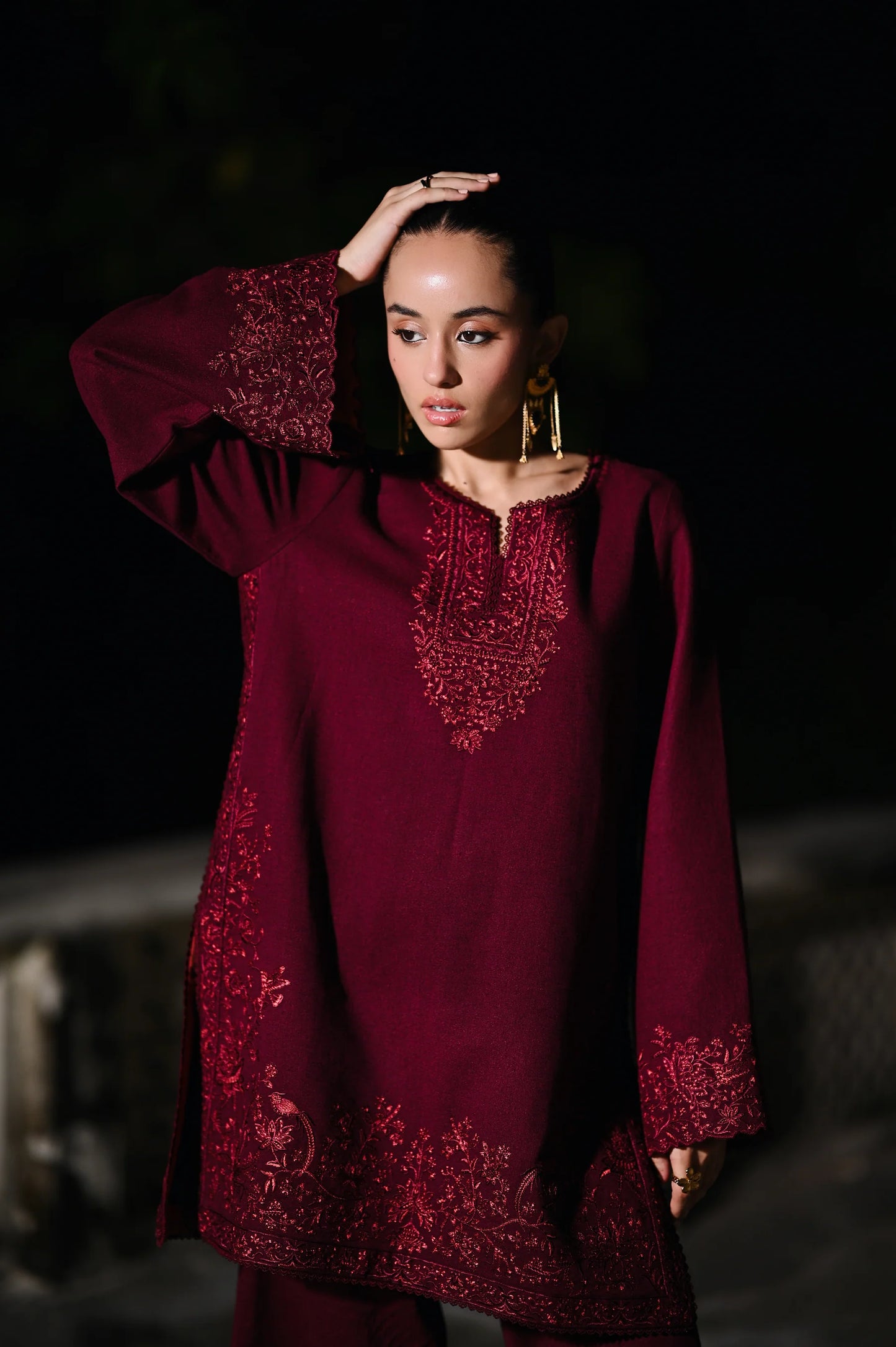 BURGUNDY LUXURY EMBROIDERED KARANDI (NPA2-25315) | ZAIB
