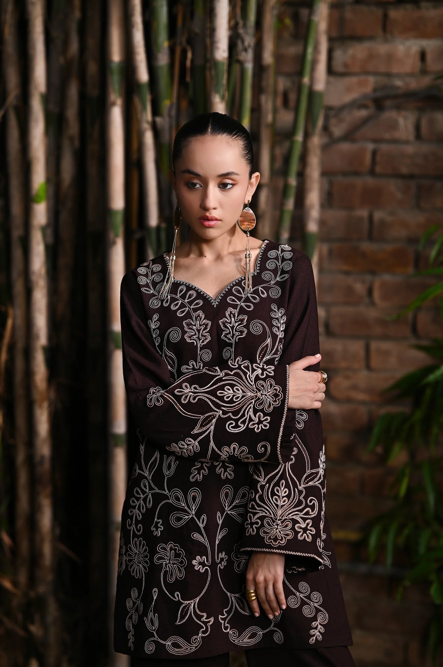 CHOCOLATE BROWNIE LUXURY EMBROIDERED KARANDI (NPA2-25321) | ZAIB